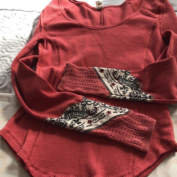 We The Free sweater/top XS unique cuff detail - Picture 7 of 9